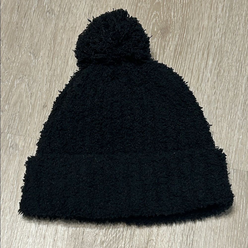 Prissy Jane NWT Pom Pom Sherpa Fuzzy Yarn Cozy Black Beanie Toboggan